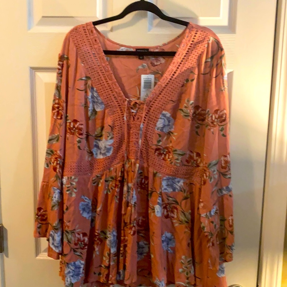 Torrid floral flutter sleeve gauze blouse